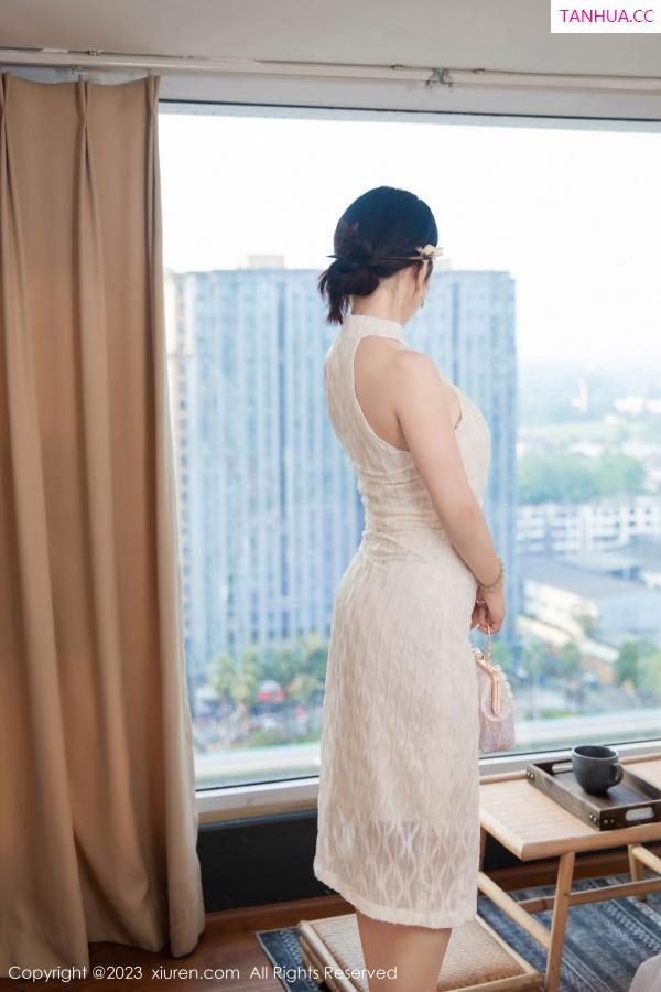   [XiuRen]高清写真图 2023.09.25 No.7435 严利娅Yuliya 旗袍美臀第31张图片